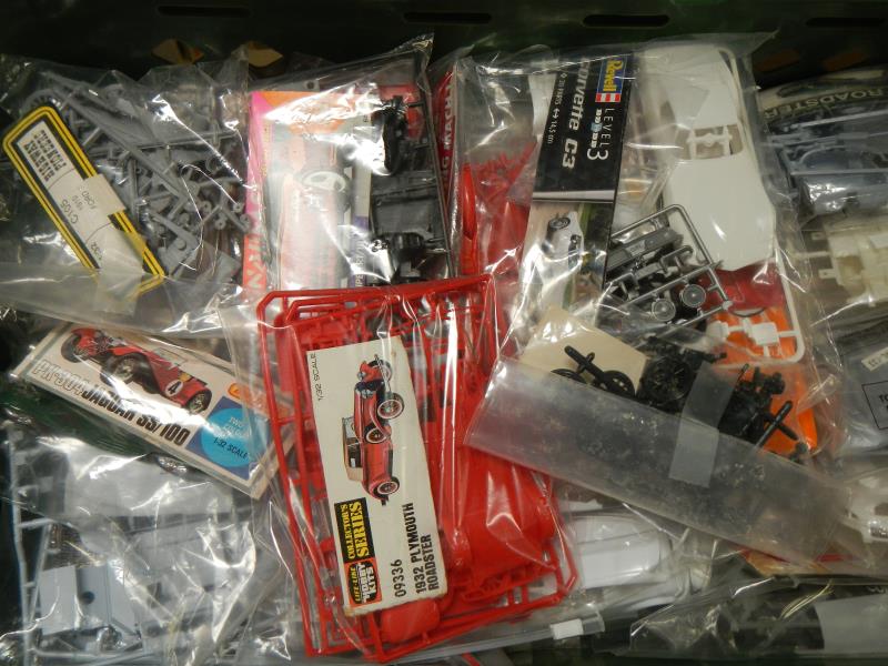 Approximately 28 plastic car model kits. No boxes or instructions, unchecked - Image 2 of 4