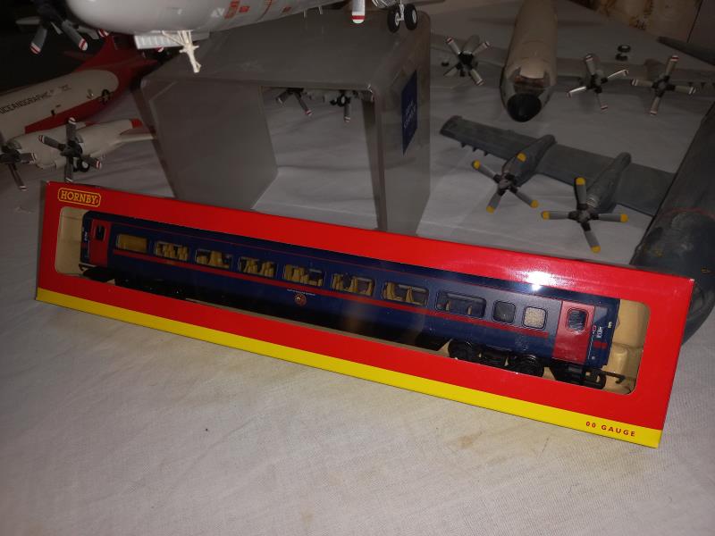 6 Hornby 00 gauge coaches including R4074A, R4076A, R4287, R4075A, R4074B, R407 - Image 4 of 7