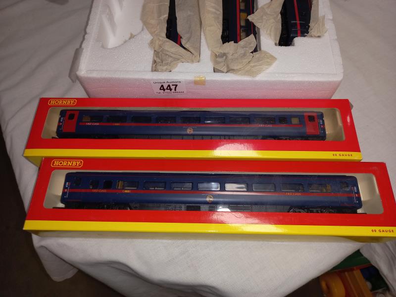 A Hornby 00 gauge R4075A, R4286 and 1 other and part GNER set - Image 2 of 4