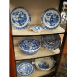 A mixed lot of blue and white ceramics.