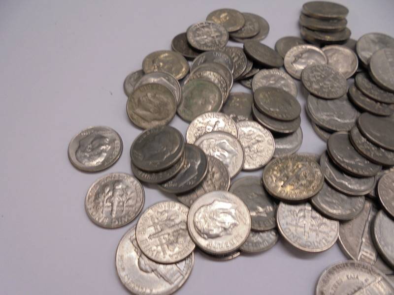 A quantity of USA 2 dime and 1 dime coins. - Image 2 of 3