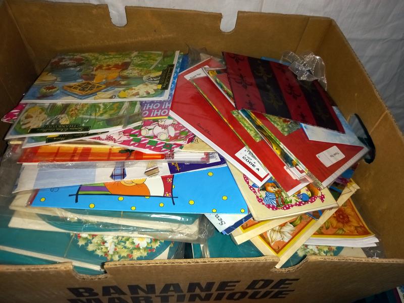 2 cases of mixed loose Christmas cards & 2 cases of mixed loose greeting cards COLLECT ONLY - Image 3 of 5