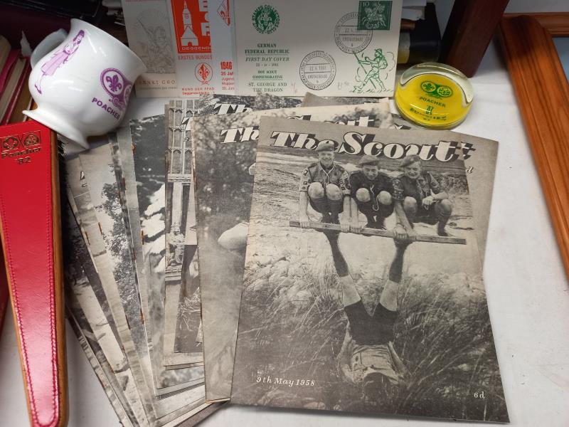 A good selection of vintage Scouting & guide memorabilia including stamps, postcards, books 1960's - - Image 6 of 11