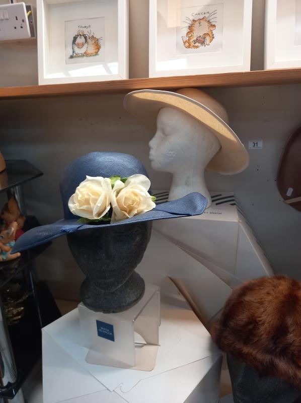 7 vintage ladies hats, some with boxes - Image 2 of 5