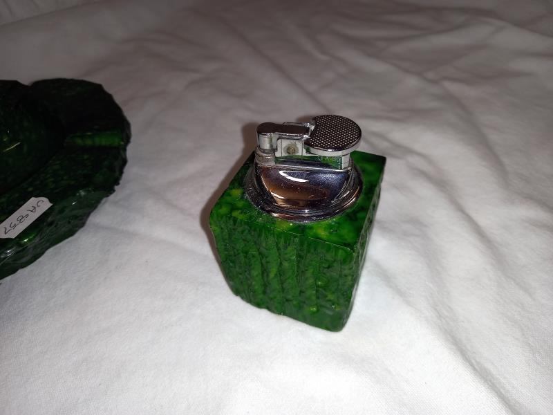 A green Onyx smokers kit. Lighter, ashtray and cigarette case. - Image 4 of 4