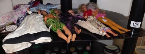 6 dolls and outfits, Sindy and Ken, Barbie etc