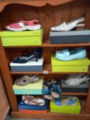 9 pairs of ladies shoes (8 pairs are new) 4 x size 5.5, 1 size 5 & 4 x size 7