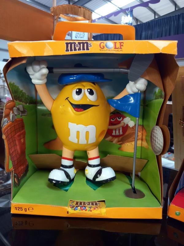 2 M&M sweet dispensers & 1 clock - Image 2 of 4