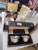 A mixed lot of silver plate including cased items.