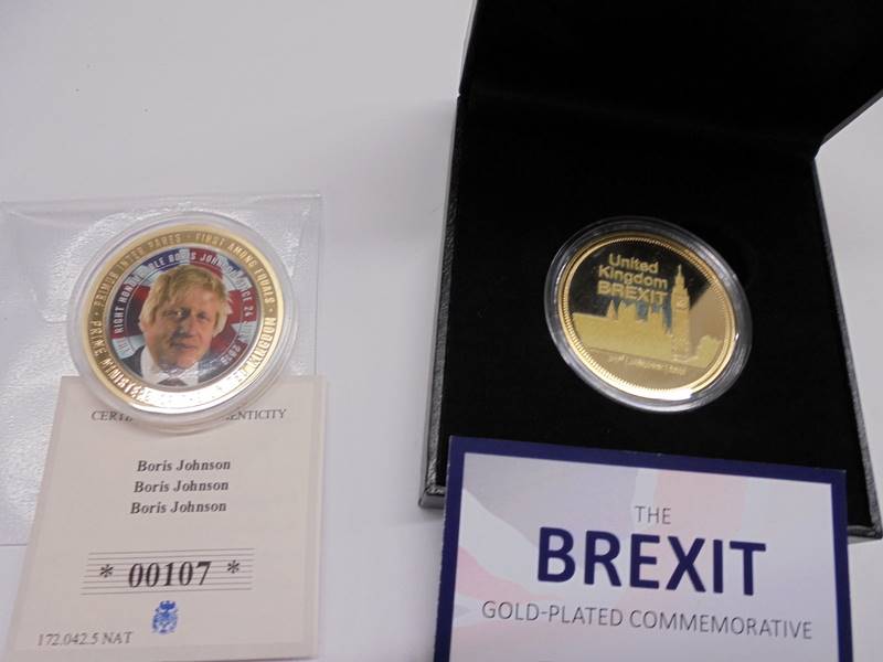 A mixed lot of commemorative coins including Glacier Express, 2 x Brexit, Boris Johnson, WW2 etc., - Image 3 of 7