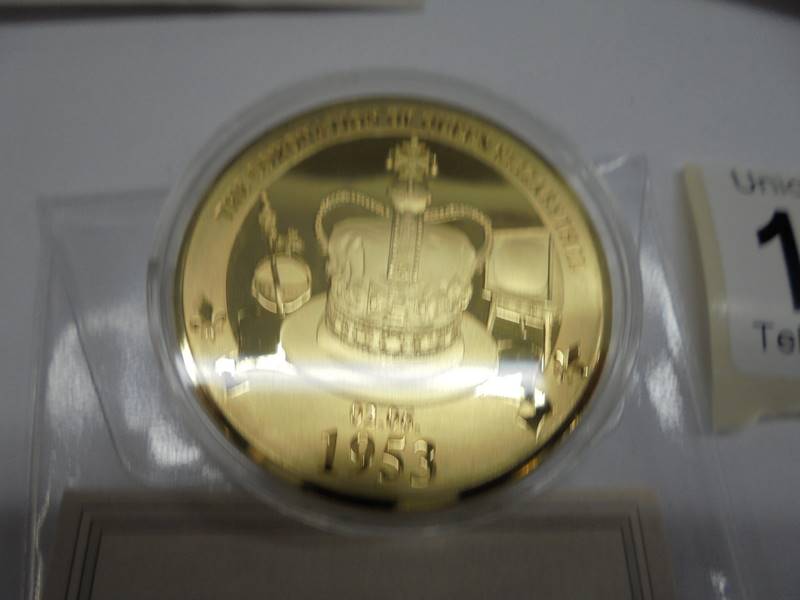 Seven Queen Elizabeth II commemorative coins. - Image 8 of 8