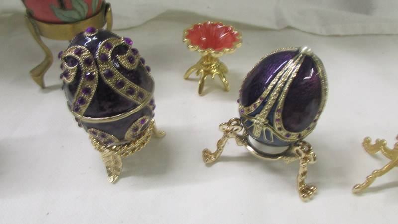 Four decorative egg shaped pill boxes, Cloissonne' egg, 3 egg tree baubles & 2 Cloissonne' purses. - Image 4 of 5