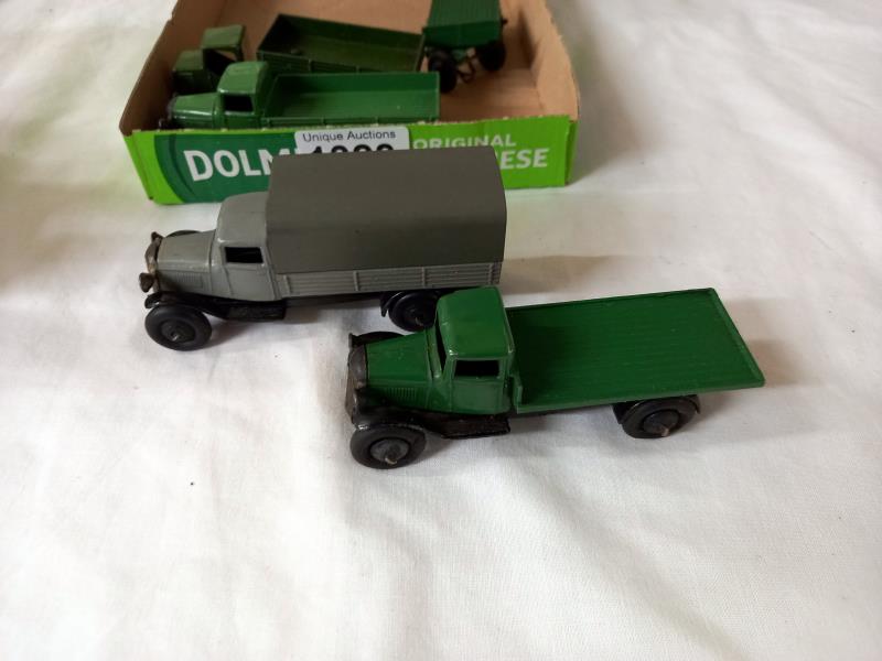 A DInky 25 series lorries 2x type 2 with smooth hubs, type 3 covered wagon pre war mechanical - Image 3 of 4