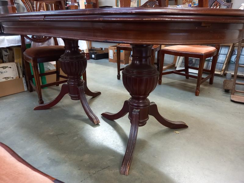 A late 20th century dining table. COLLECT ONLY. - Image 2 of 5