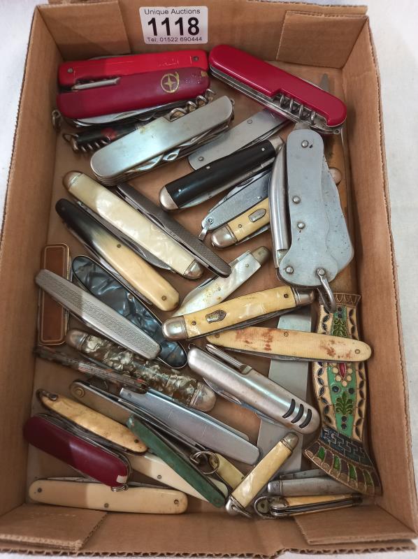 In excess of 30 vintage pocket knives and two letter openers. - Image 2 of 5