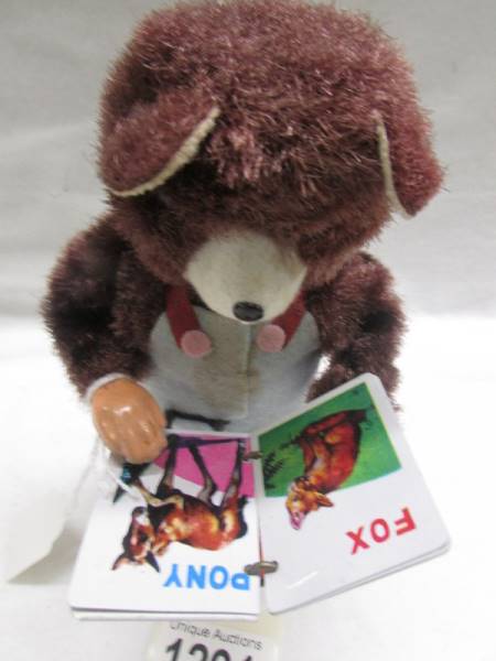 A clockwork reading bear, made in Japan, in working order. - Image 2 of 2