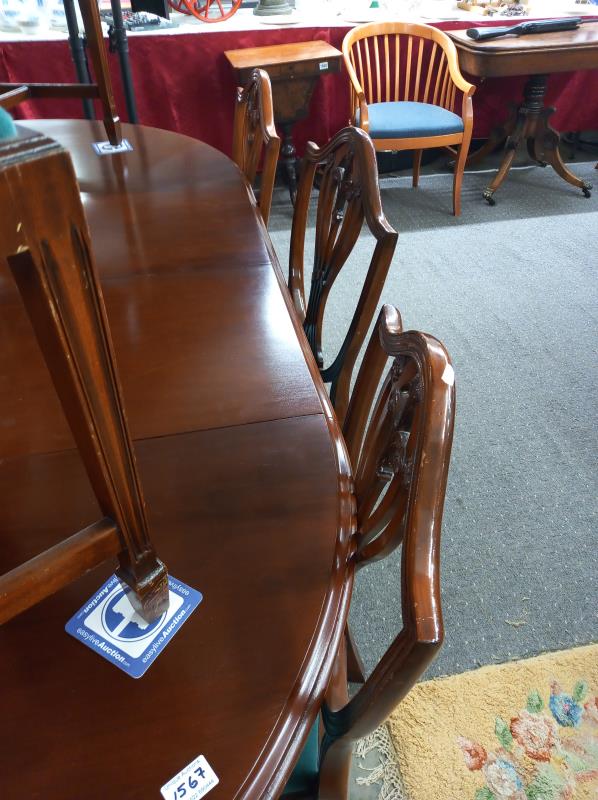 A mahogany oval extending dining table with one carver and five dining chairs, COLLECT ONLY. - Bild 4 aus 4