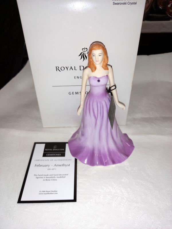 A complete set of 12 boxed Royal Doulton gemstones figures, January through to December. - Image 8 of 37