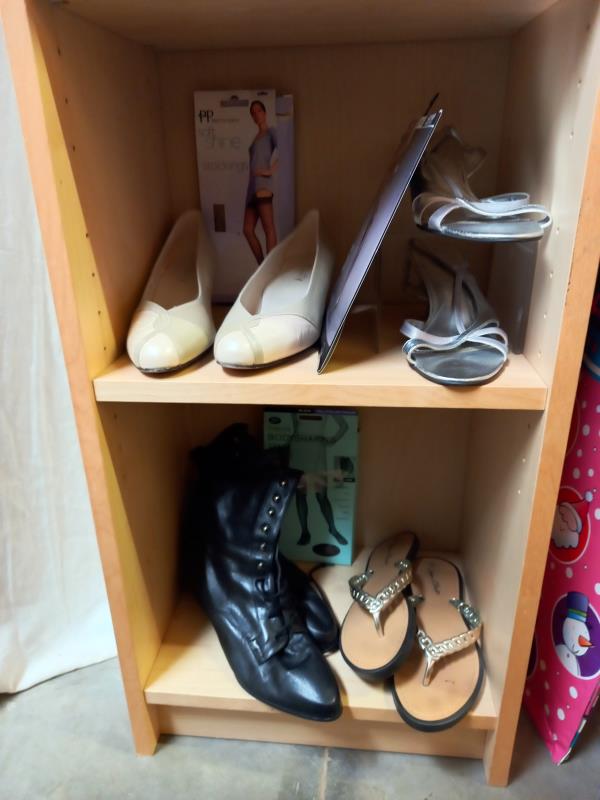 A quantity of ladies shoes (13 in total) , including Clarks, sizes 5, 5.5, 6, 6.5 and 8 plus - Image 4 of 4