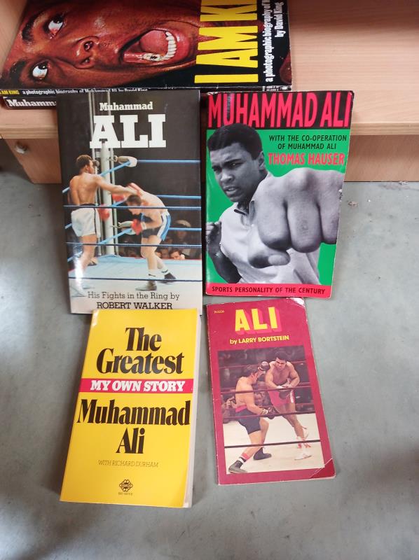 A selection of old books including Mohammed Ali, Cassius Clay. - Image 4 of 4