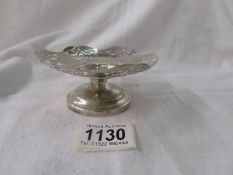 A hall marked silver bon bon dish, Birmingham 1943. 2.6 ounces.