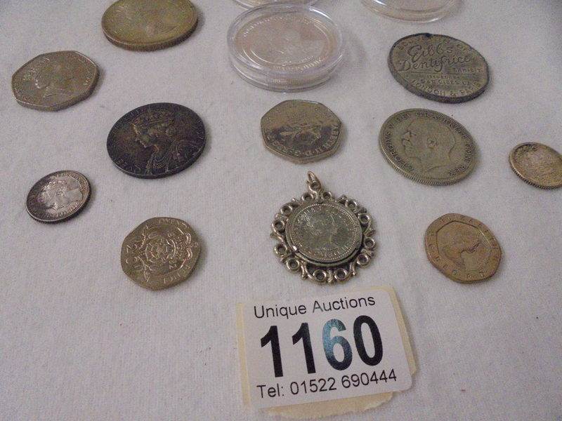 A mixed lot of coins including crowns, £2 and £5. - Image 3 of 3