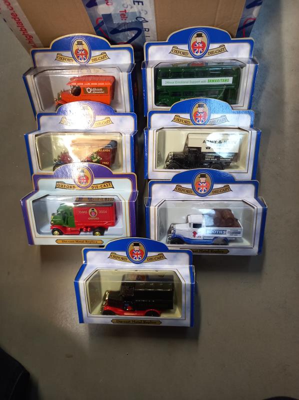 30 boxed Oxford die cast models - Image 7 of 7