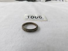 A 9ct gold eternity ring, size M, 2.5 grams.