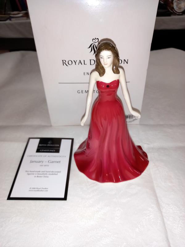 A complete set of 12 boxed Royal Doulton gemstones figures, January through to December. - Image 11 of 37