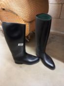A pair of riding boots, Size 6.5.