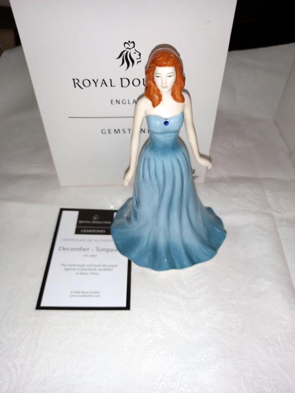 A complete set of 12 boxed Royal Doulton gemstones figures, January through to December. - Image 26 of 37
