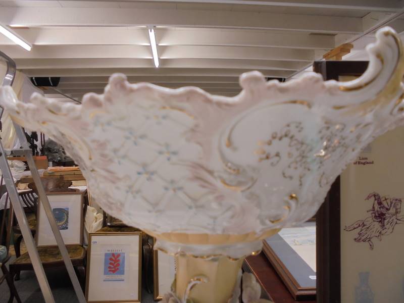 A continental porcelain cherub decorated table centrepiece. - Image 3 of 3