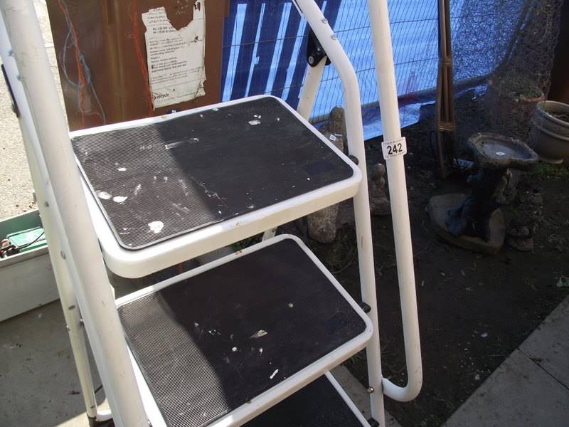 A large four tread step ladder. COLLECT ONLY. - Image 2 of 2