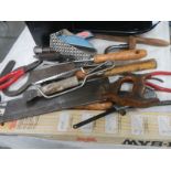 A quantity of tools.