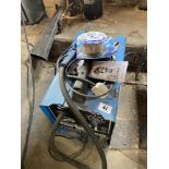 A Clarke weld 9oen mig welder. Collect Only.