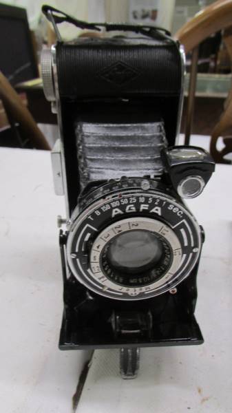 A vintage Agfa folding camera in leather case. - Image 2 of 4