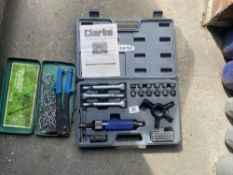 A Clarke professional hydraulic puller set. Collect Only.