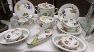 Nineteen pieces of Royal Worcester 'Evesham' pattern tableware.