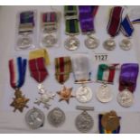 A mixed lot of mainly re-strike medals.