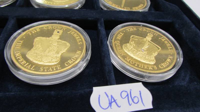 Eight 'The Crown Jewels' gold plated coins. - Bild 4 aus 5