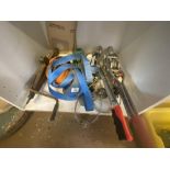 A pair of winches straps and scissor jack. Collect Only.