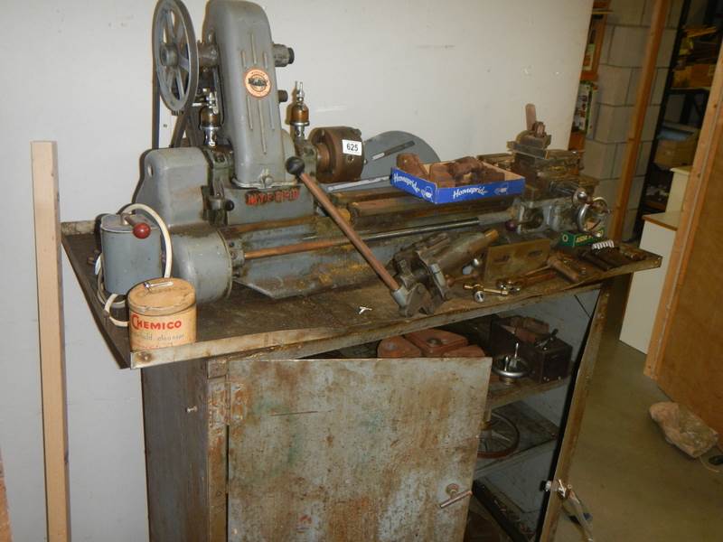 A Myford engineering lathe with extra's.
