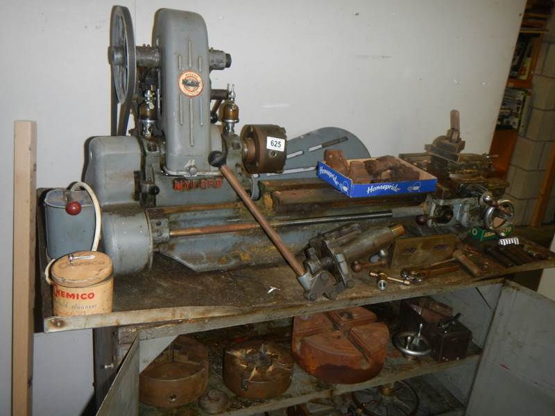 A Myford engineering lathe with extra's. - Image 2 of 5