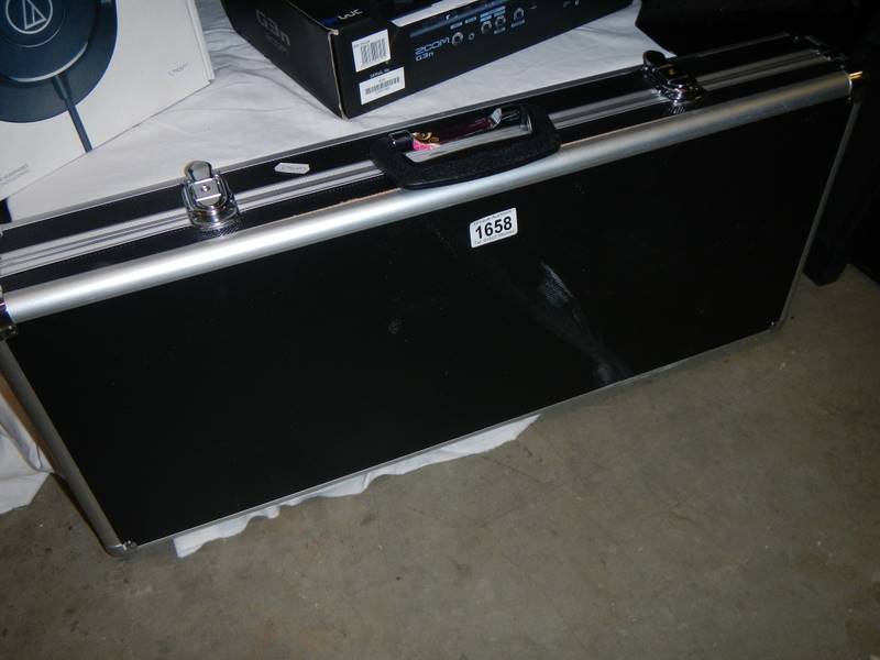 A good quality flight case, COLLECT ONLY. - Image 2 of 2