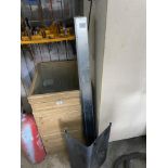 7 4' galvanised steel angle sections. (2, 2.5" x 2.5" and 5, 2.5"x 1.5") and 1 other. Collect Only.