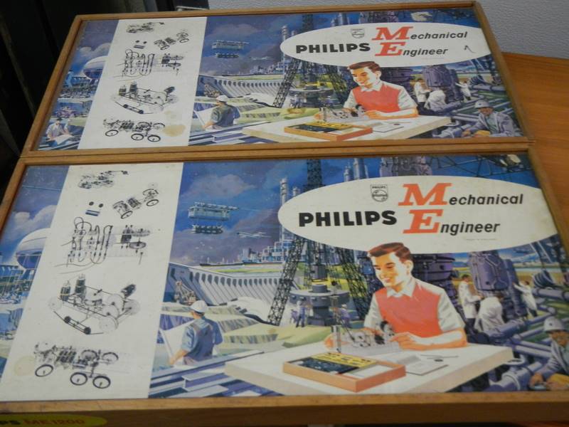 Two vintage Philips mechanical engineer M1200 sets, look complete but unchecked. - Bild 2 aus 2