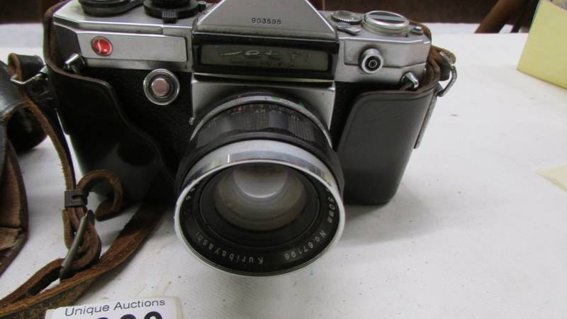 A Kuribayshi Petri Penta 35 mm camera, case a/f. - Image 2 of 3