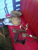 A quanity of garden oddments. COLLECT ONLY