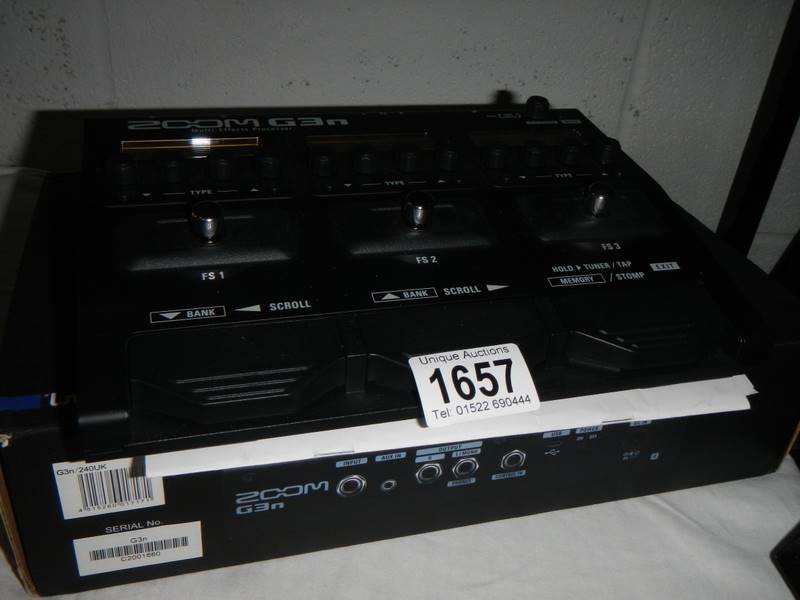 A boxed 'as new' zoom G3N multi effects processor with instructions. - Image 2 of 2