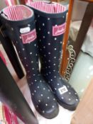 A pair of good quality polkadot Joules boots/wellies, UK size 6.